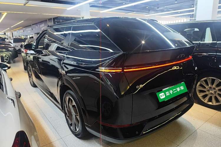 XPeng X9 2024 — 4