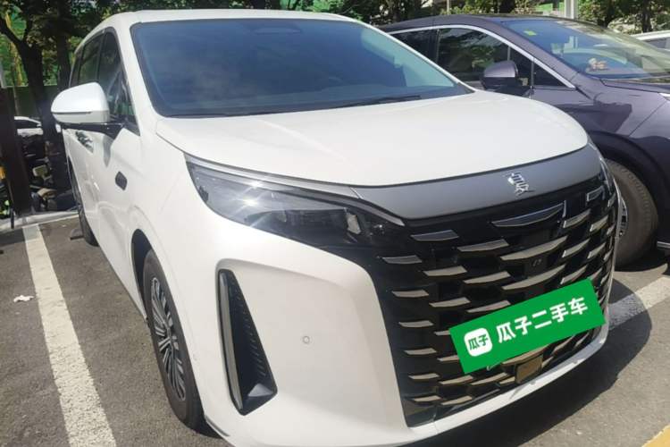 BYD Xia 2025 — 3