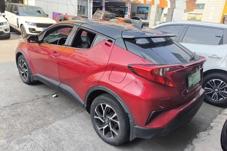 Toyota C-HR 2020 — фото 4