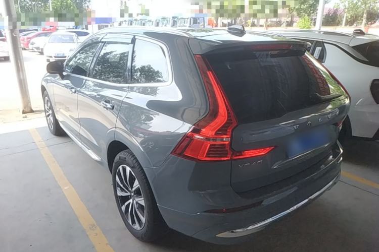 Volvo XC60 2023 — фото 4