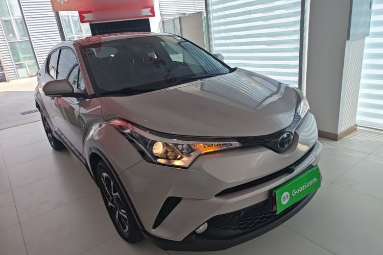 Toyota C-HR 2020 — фото 3