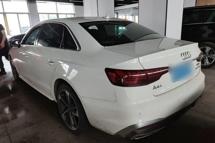 Audi A4 2022 — 4