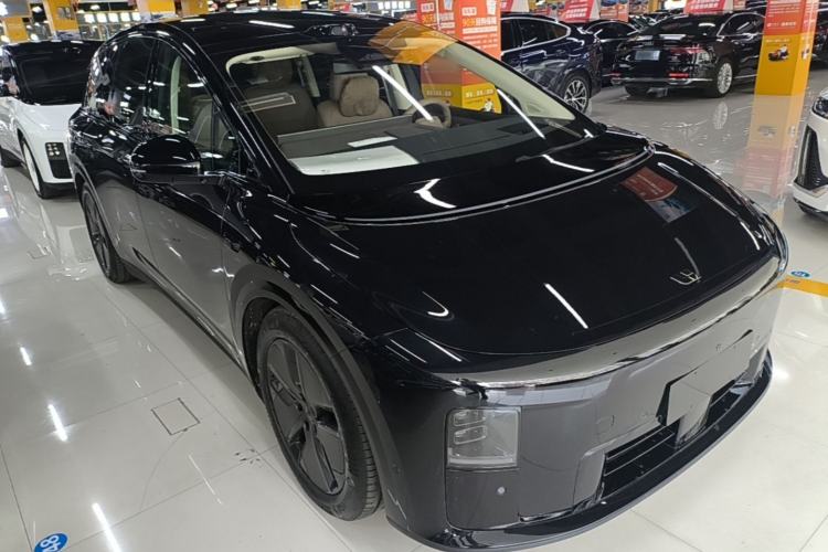 Li Auto i8 2025 — 3