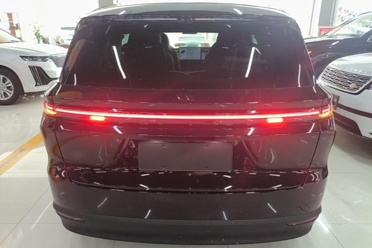 Li Auto i8 2025 — 5