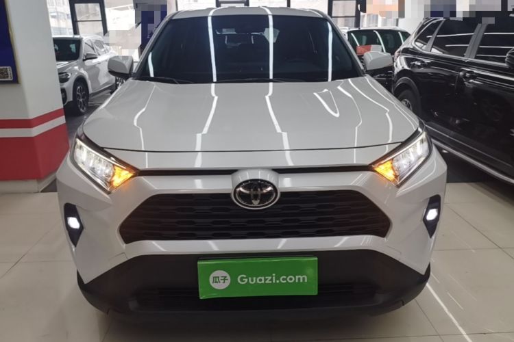 Toyota RAV4 2024 — 2