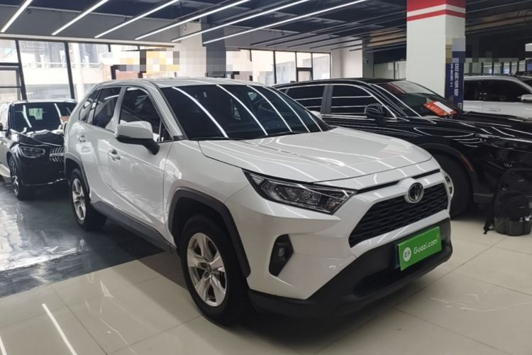 Toyota RAV4 2024 — 3