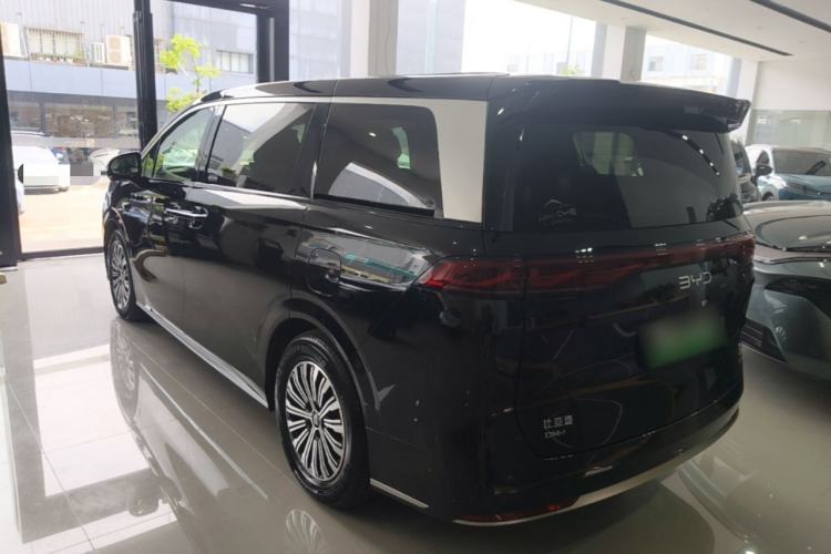BYD Xia 2025 — 4
