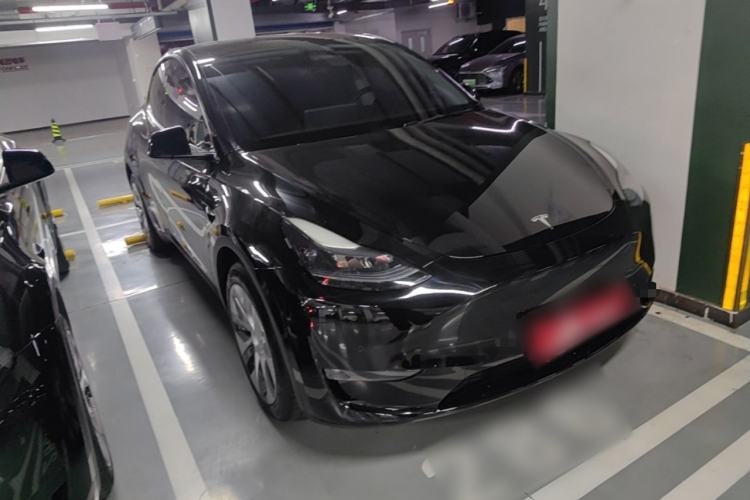 Tesla Model Y 2021 — 3