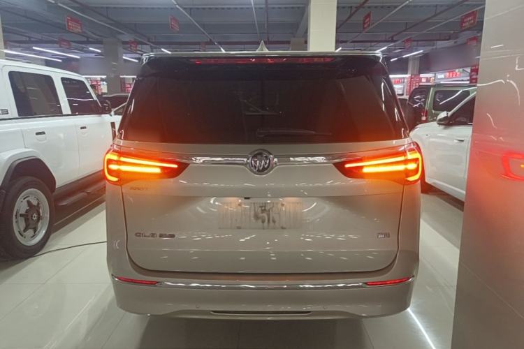 Buick GL8 2021 — 5