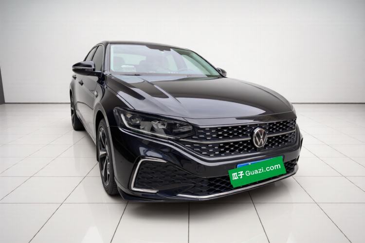 Volkswagen Passat 2025 — 3
