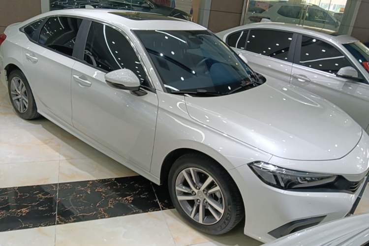Honda Civic 2023 — 3