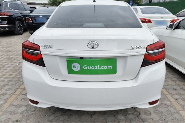 Toyota Yaris 2021 — 5