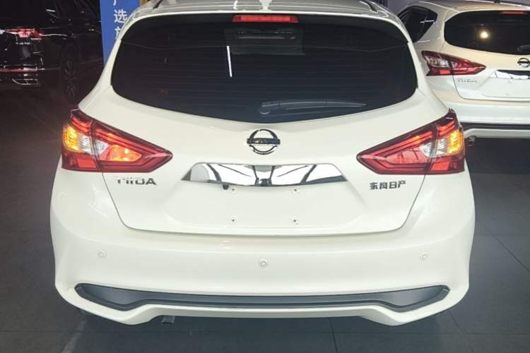 Nissan Tiida 2024 — 5