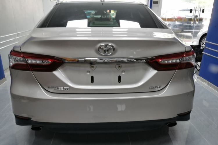 Toyota Camry 2021 — 5