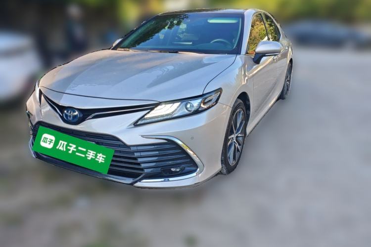 Toyota Camry 2021 — фото 1