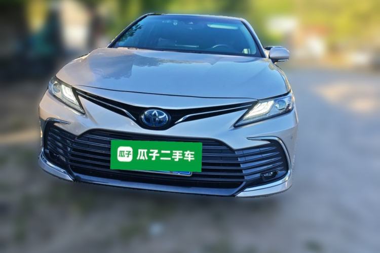 Toyota Camry 2021 — фото 2