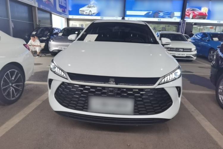 BYD Qin Plus 2025 — фото 2