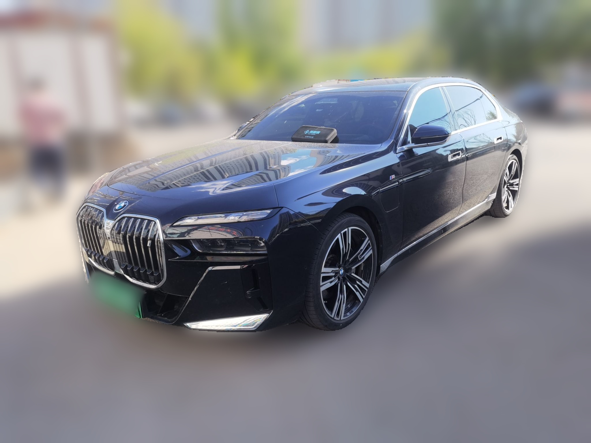 BMW i7 2023 — фото 1