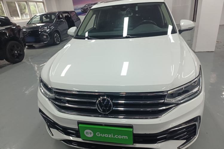 Volkswagen Tiguan L 2023 — фото 2
