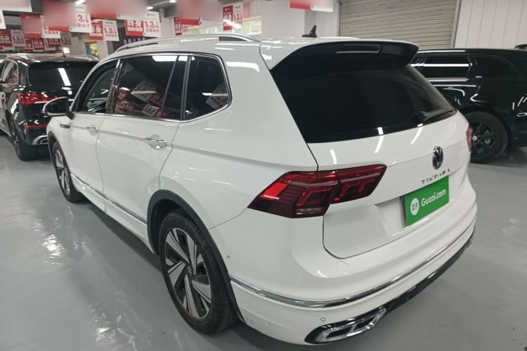 Volkswagen Tiguan L 2023 — фото 4