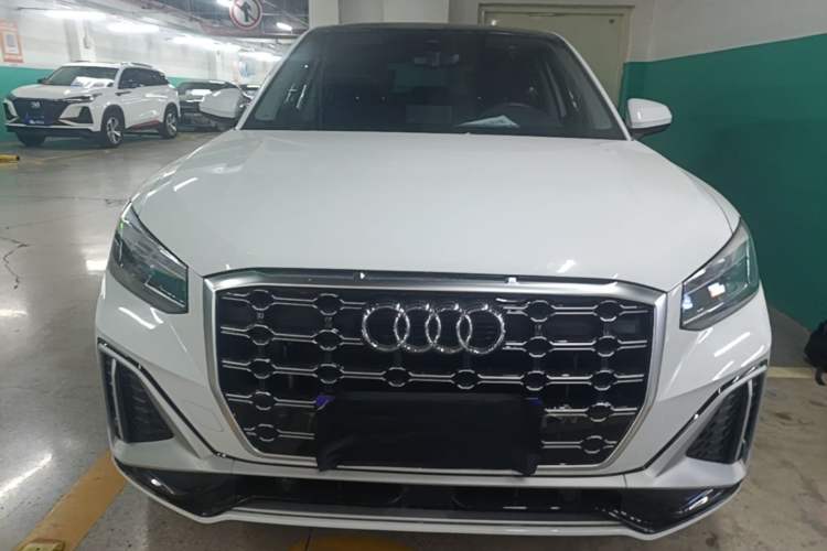 Audi Q2L 2022 — 2