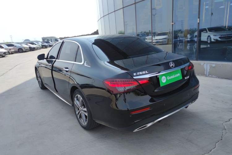 Mercedes-Benz E 260 L 2023 — 4