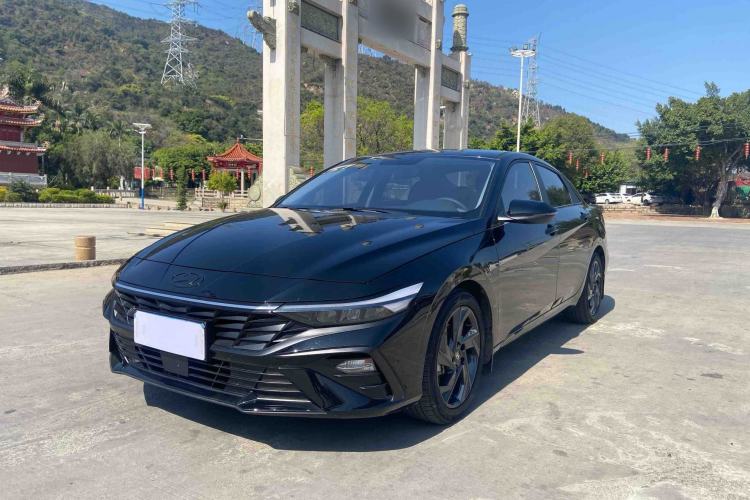 Hyundai Elantra 2023 — фото 1