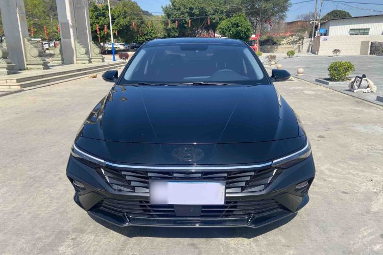 Hyundai Elantra 2023 — фото 2