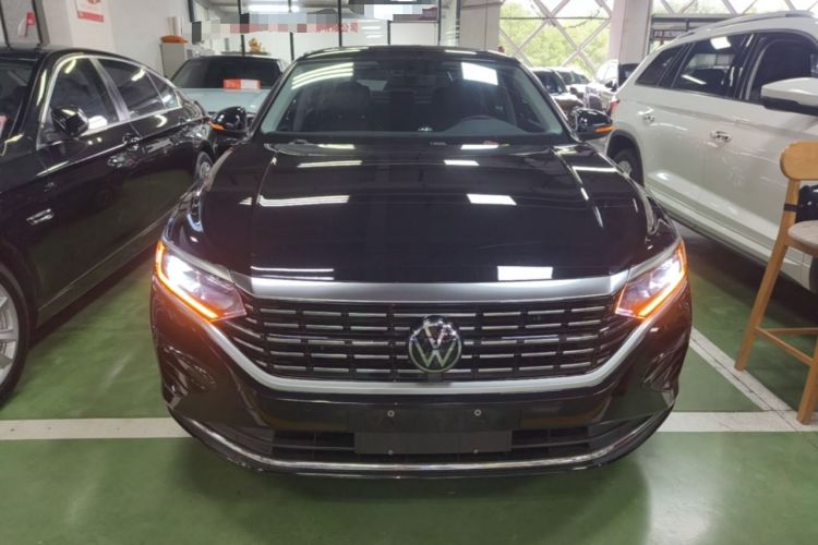 Volkswagen Passat 2022 — 2