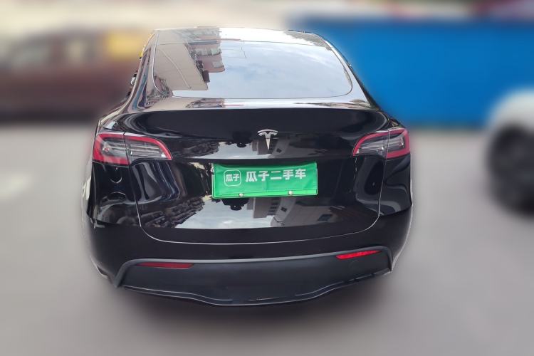 Tesla Model Y 2022 — 3