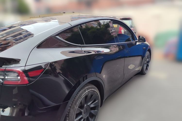 Tesla Model Y 2022 — 4