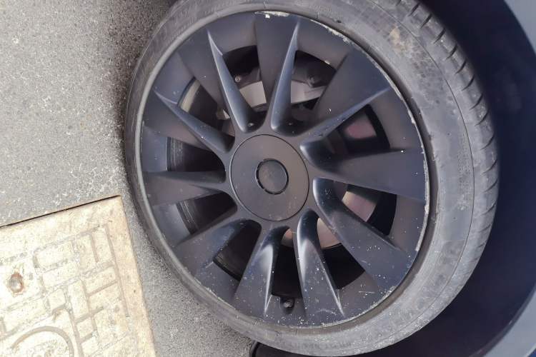 Tesla Model Y 2022 — 5