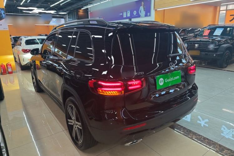 Mercedes-Benz GLB 220 2024 — 4