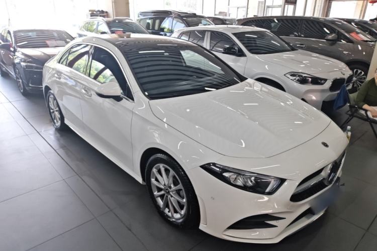Mercedes-Benz A 200 L 2022 — 3