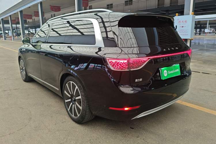 AITO M9 2024 — 4