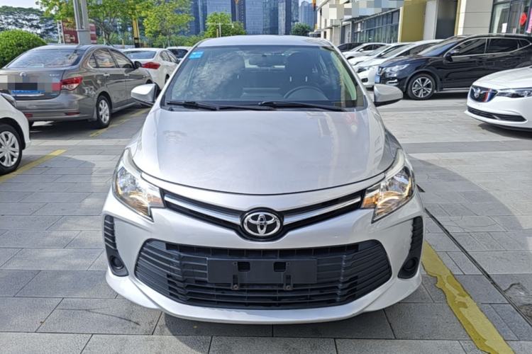 Toyota Yaris 2021 — 2