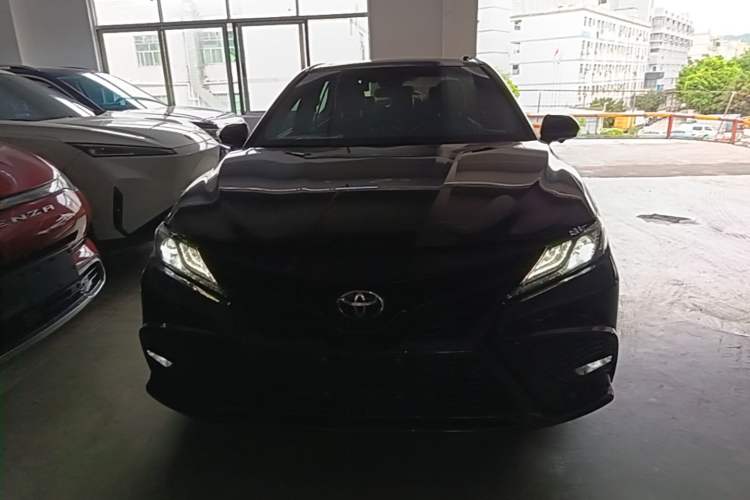 Toyota Camry 2022 — 2