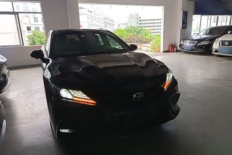 Toyota Camry 2022 — 3