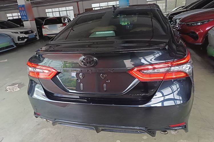 Toyota Camry 2022 — 5