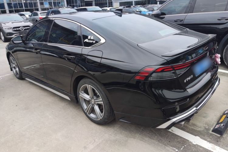 Honda Accord 2023 — 4
