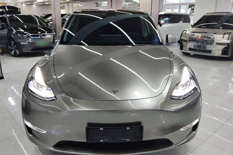 Tesla Model Y 2021 — 2