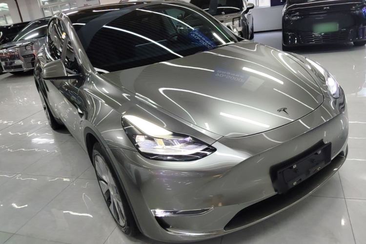 Tesla Model Y 2021 — 3
