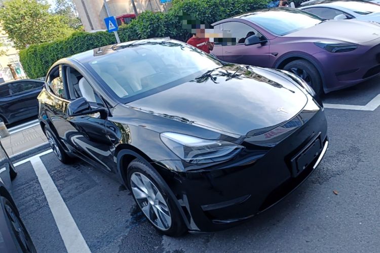 Tesla Model Y 2021 — 3