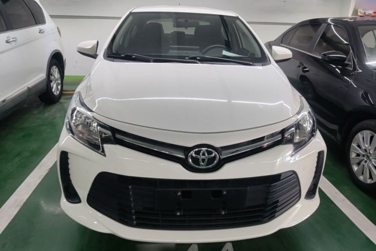 Toyota Yaris 2021 — фото 2
