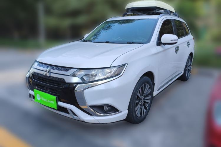 Mitsubishi outlander 2020 — фото 1
