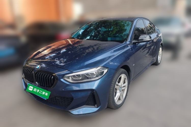 BMW 120i 2021 — фото 1