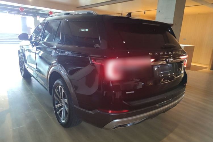 Ford Explorer 2023 — 4