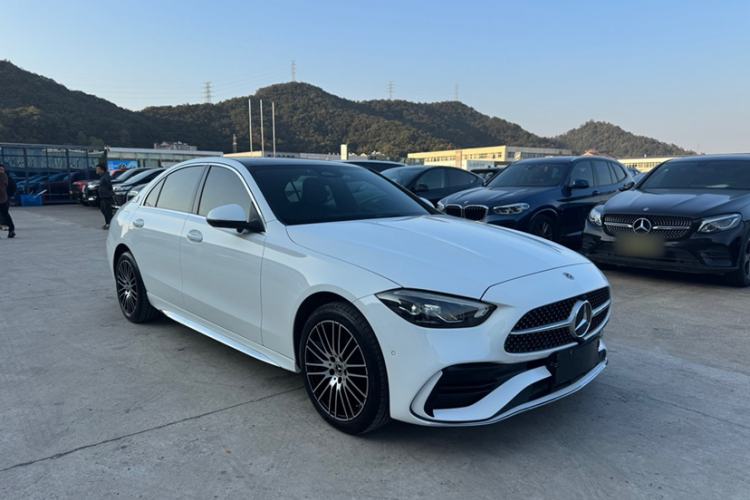 Mercedes-Benz C 260 L 2024 — 3