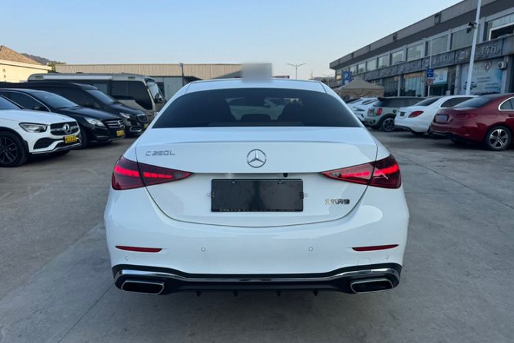 Mercedes-Benz C 260 L 2024 — 4