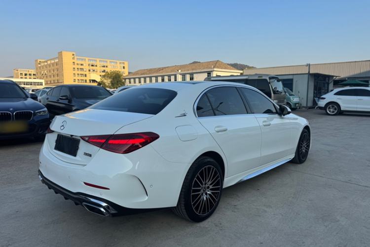Mercedes-Benz C 260 L 2024 — 5